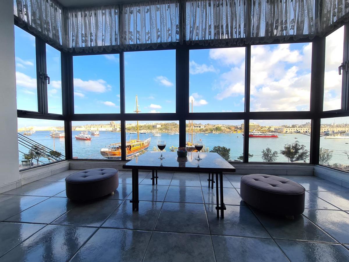 Spacious Seafront Apt Next To Sliema-Valeta Ferry Dış mekan fotoğraf
